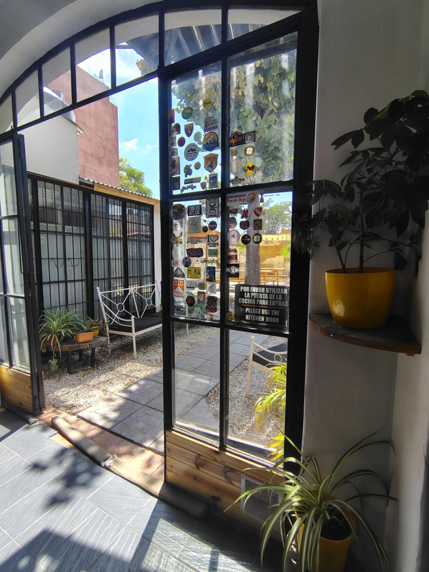 Mora Hostel Mendoza Eksteriør bilde